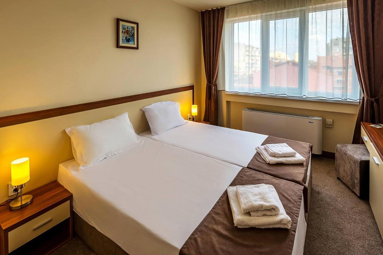 Family Hotel Bulgaria Kharmanli ภายนอก รูปภาพ