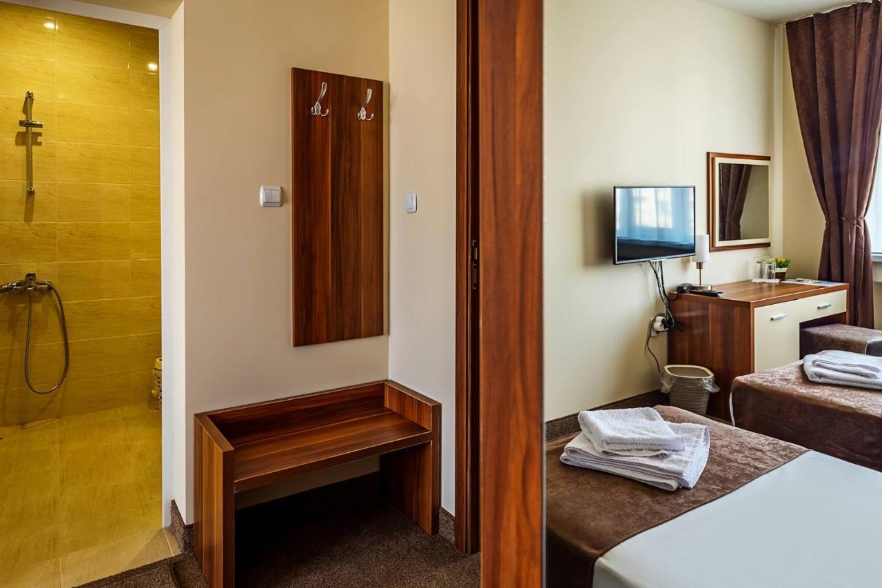 Family Hotel Bulgaria Kharmanli ภายนอก รูปภาพ