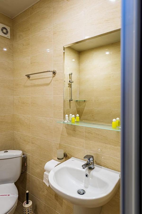 Family Hotel Bulgaria Kharmanli ภายนอก รูปภาพ