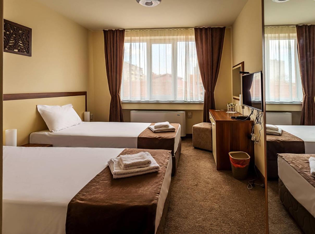 Family Hotel Bulgaria Kharmanli ภายนอก รูปภาพ